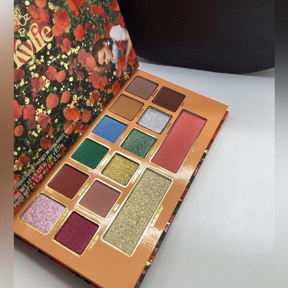 Kylie Cosmetics Wizard Of Oz Eyeshadow Palette - BNIB & Discontinued - Picture 7 of 16